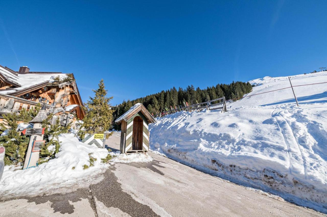 Hochfuegenblick-Ski- Und Wanderhuette Exterior photo
